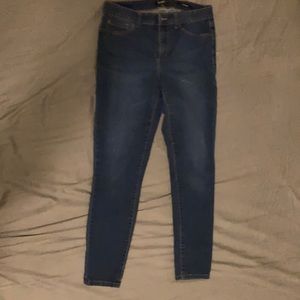 Women’s size 10 skinny jeans